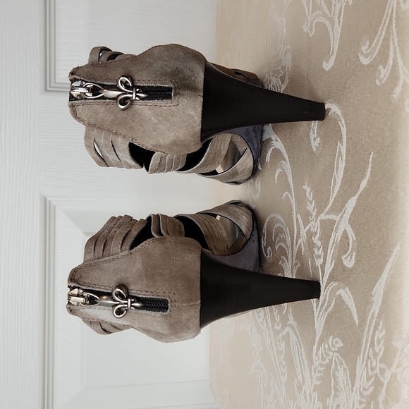 Donald J. Pliner Thora taupe strappy heels brown/gray leather 3" heel size 9 - Picture 4 of 10